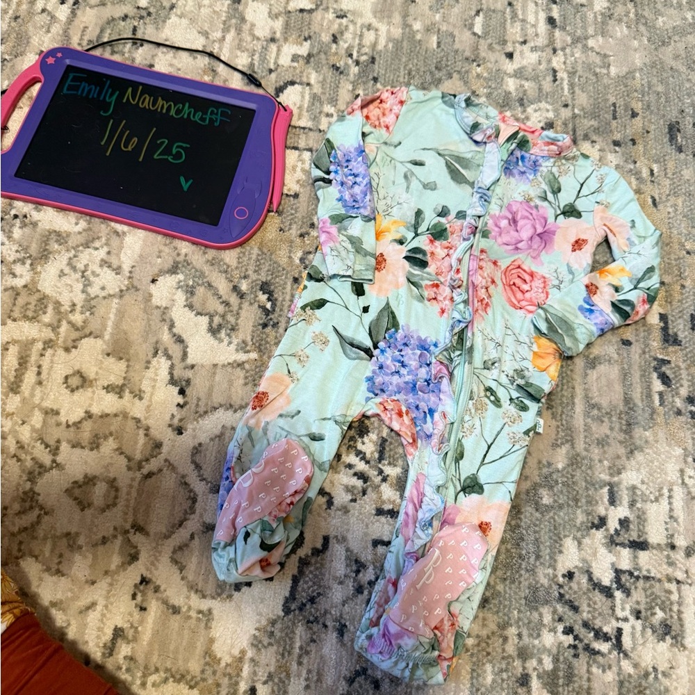 Posh Peanut convertible